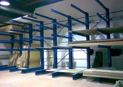 Cantilever per merci voluminose