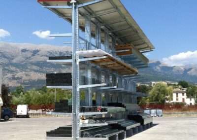 Cantilever per merci voluminose